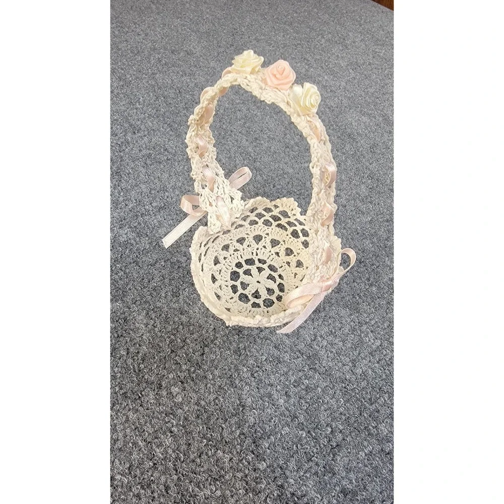 Vintage Dainty Crocheted Starched Easter Basket w/Flowers &‎ Handle